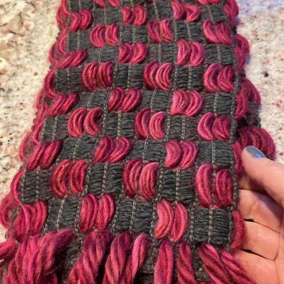 Two long unique fashionable scarves - Picture 5 of 7